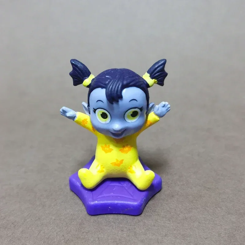 Disney Vampirina Hauntley Vamp - Nutcracker Figurine のレビューと価格