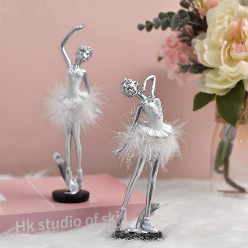 European Resin Dancer Figurine - Nutcracker Figurine のレビューと価格