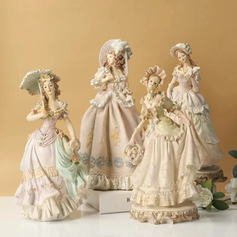 European Victorian Girl Beauty - Nutcracker Figurine のレビューと価格